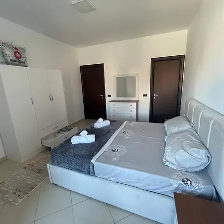 Ardit's Apartment. شقة *