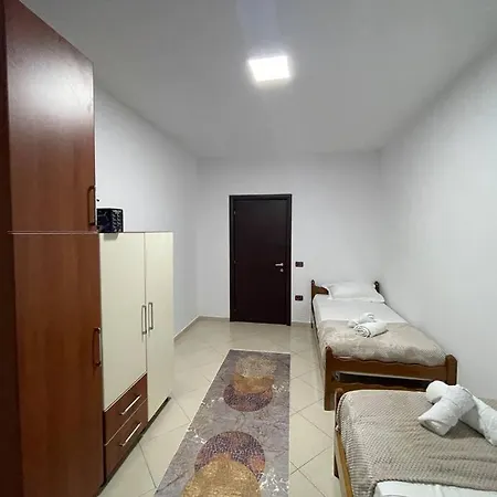 Ardit's Apartment. شقة تيرانا