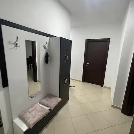 شقة Ardit's Apartment. *