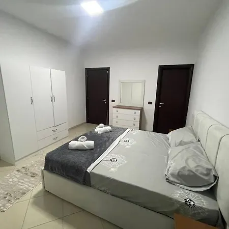 شقة Ardit's Apartment.