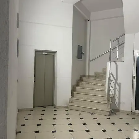 Ardit's Apartment. تيرانا